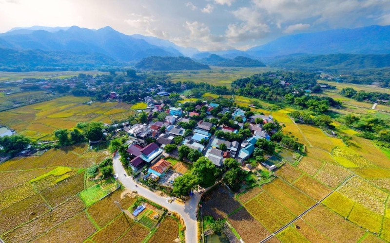 ban pom coong