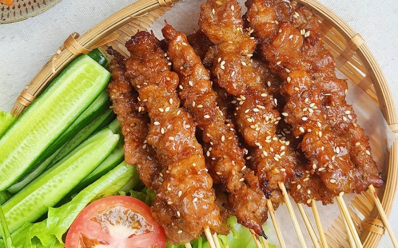thịt lợn xiên nướng